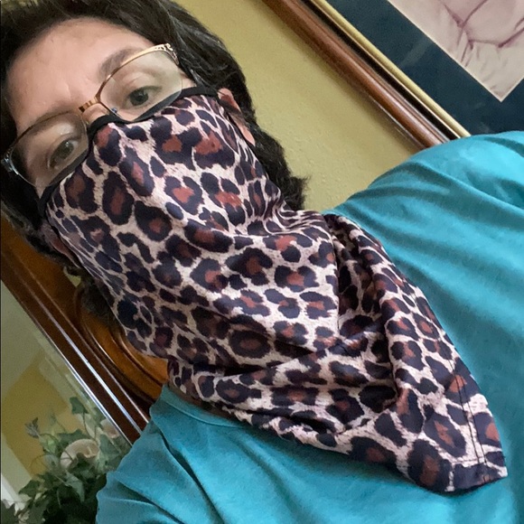 Last 1! Leopard Cat facemask gaiter with ear loops - Picture 2 of 6